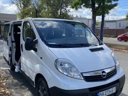 Білий Опель Віваро, об'ємом двигуна 2 л та пробігом 280 тис. км за 9000 $, фото 1 на Automoto.ua