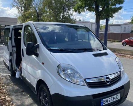 Білий Опель Віваро, об'ємом двигуна 2 л та пробігом 280 тис. км за 9000 $, фото 1 на Automoto.ua