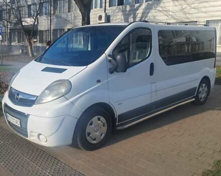 Белый Опель Виваро, объемом двигателя 2 л и пробегом 340 тыс. км за 9800 $, фото 1 на Automoto.ua