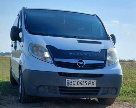 Белый Опель Виваро, объемом двигателя 2 л и пробегом 375 тыс. км за 9500 $, фото 1 на Automoto.ua