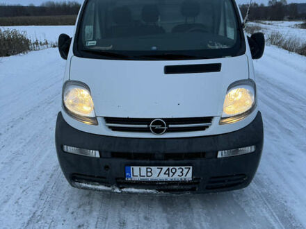 Білий Опель Віваро, об'ємом двигуна 2.5 л та пробігом 345 тис. км за 5200 $, фото 1 на Automoto.ua