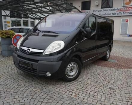 Белый Опель Виваро, объемом двигателя 2.5 л и пробегом 257 тыс. км за 3000 $, фото 1 на Automoto.ua