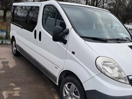 Белый Опель Виваро, объемом двигателя 2 л и пробегом 250 тыс. км за 9700 $, фото 1 на Automoto.ua