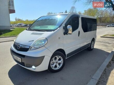 Белый Опель Виваро, объемом двигателя 2 л и пробегом 280 тыс. км за 8800 $, фото 1 на Automoto.ua