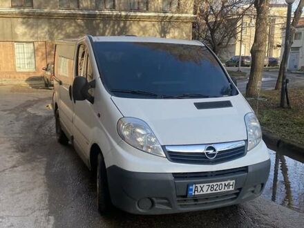 Білий Опель Віваро, об'ємом двигуна 2 л та пробігом 320 тис. км за 6200 $, фото 1 на Automoto.ua