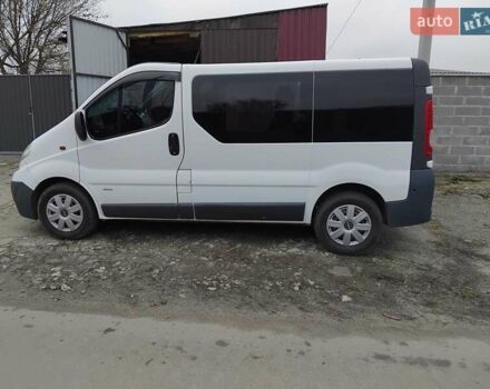 Белый Опель Виваро, объемом двигателя 2 л и пробегом 288 тыс. км за 8600 $, фото 1 на Automoto.ua