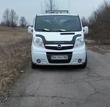 Белый Опель Виваро, объемом двигателя 2 л и пробегом 240 тыс. км за 12800 $, фото 1 на Automoto.ua