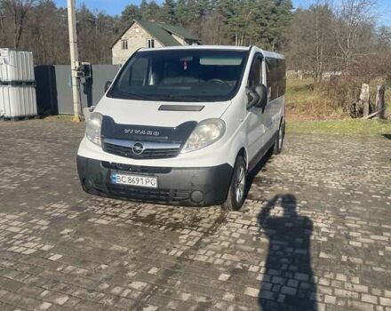 Белый Опель Виваро, объемом двигателя 2 л и пробегом 360 тыс. км за 10500 $, фото 1 на Automoto.ua