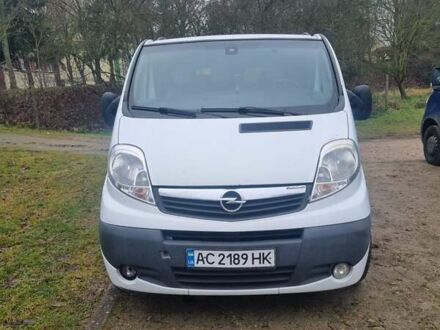 Белый Опель Виваро, объемом двигателя 2 л и пробегом 386 тыс. км за 10200 $, фото 1 на Automoto.ua