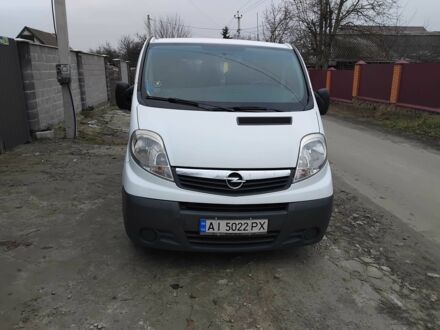 Белый Опель Виваро, объемом двигателя 2 л и пробегом 288 тыс. км за 8600 $, фото 1 на Automoto.ua