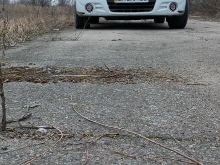 Білий Опель Віваро, об'ємом двигуна 2 л та пробігом 240 тис. км за 12800 $, фото 1 на Automoto.ua