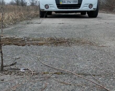 Белый Опель Виваро, объемом двигателя 2 л и пробегом 240 тыс. км за 12800 $, фото 1 на Automoto.ua