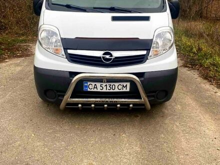 Білий Опель Віваро, об'ємом двигуна 2 л та пробігом 274 тис. км за 8500 $, фото 1 на Automoto.ua