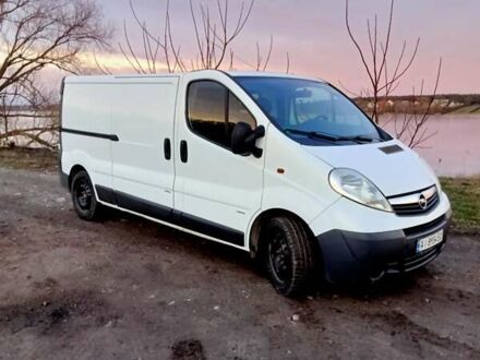 Белый Опель Виваро, объемом двигателя 2 л и пробегом 334 тыс. км за 9300 $, фото 1 на Automoto.ua