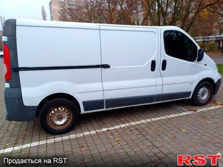 Белый Опель Виваро, объемом двигателя 2 л и пробегом 308 тыс. км за 8500 $, фото 1 на Automoto.ua