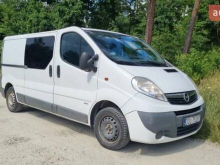Білий Опель Віваро, об'ємом двигуна 2 л та пробігом 280 тис. км за 6500 $, фото 1 на Automoto.ua