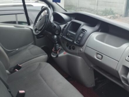 Белый Опель Виваро, объемом двигателя 2 л и пробегом 312 тыс. км за 8200 $, фото 1 на Automoto.ua