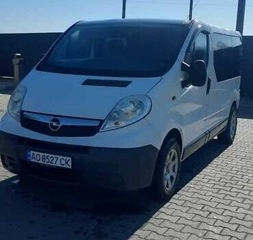 Белый Опель Виваро, объемом двигателя 2 л и пробегом 160 тыс. км за 12350 $, фото 1 на Automoto.ua