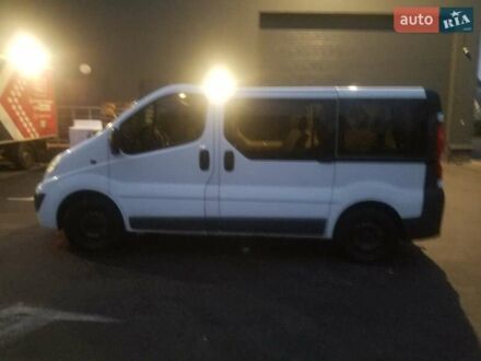 Белый Опель Виваро, объемом двигателя 2 л и пробегом 220 тыс. км за 12200 $, фото 1 на Automoto.ua