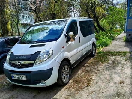 Белый Опель Виваро, объемом двигателя 2 л и пробегом 187 тыс. км за 11500 $, фото 1 на Automoto.ua