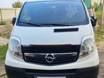 Белый Опель Виваро, объемом двигателя 2 л и пробегом 285 тыс. км за 11700 $, фото 1 на Automoto.ua