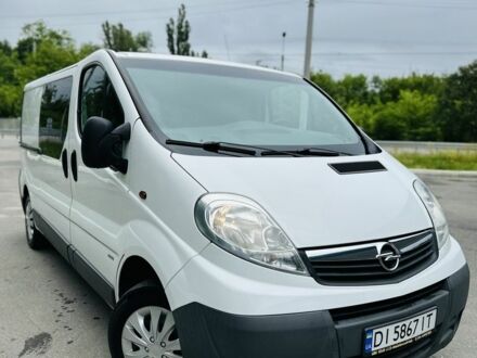 Опель Віваро 2011 у Дніпро (Дніпропетровську) на Automoto.ua Білий Опель Віваро, об'ємом двигуна 2 л та пробігом 295 тис. км за 9999 $, фото 1 на Automoto.ua