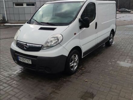 Белый Опель Виваро, объемом двигателя 2 л и пробегом 370 тыс. км за 8500 $, фото 1 на Automoto.ua