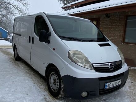 Білий Опель Віваро, об'ємом двигуна 2 л та пробігом 323 тис. км за 7533 $, фото 1 на Automoto.ua