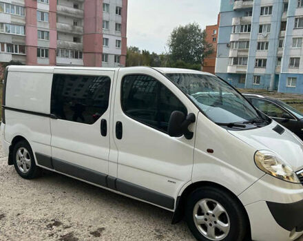 Білий Опель Віваро, об'ємом двигуна 2.5 л та пробігом 255 тис. км за 13500 $, фото 1 на Automoto.ua