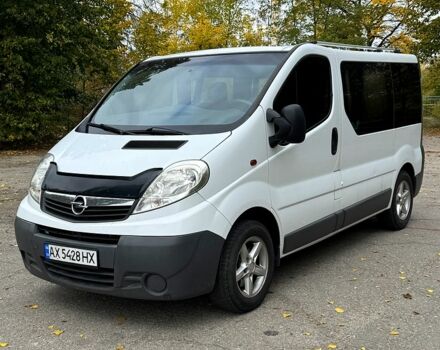 Белый Опель Виваро, объемом двигателя 2 л и пробегом 317 тыс. км за 10900 $, фото 1 на Automoto.ua