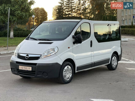 Опель Віваро 2011 у Радивилове на Automoto.ua Білий Опель Віваро, об'ємом двигуна 2 л та пробігом 202 тис. км за 12300 $, фото 1 на Automoto.ua