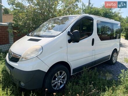 Білий Опель Віваро, об'ємом двигуна 2 л та пробігом 307 тис. км за 11500 $, фото 1 на Automoto.ua