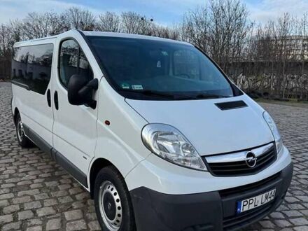 Білий Опель Віваро, об'ємом двигуна 2 л та пробігом 196 тис. км за 9800 $, фото 1 на Automoto.ua