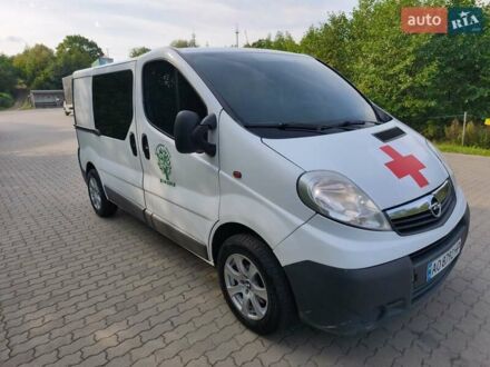 Белый Опель Виваро, объемом двигателя 2 л и пробегом 392 тыс. км за 9900 $, фото 1 на Automoto.ua