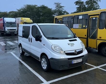 Белый Опель Виваро, объемом двигателя 2 л и пробегом 280 тыс. км за 8000 $, фото 1 на Automoto.ua