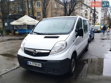 Белый Опель Виваро, объемом двигателя 2 л и пробегом 235 тыс. км за 12700 $, фото 1 на Automoto.ua