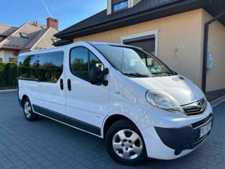 Белый Опель Виваро, объемом двигателя 2 л и пробегом 210 тыс. км за 8300 $, фото 1 на Automoto.ua