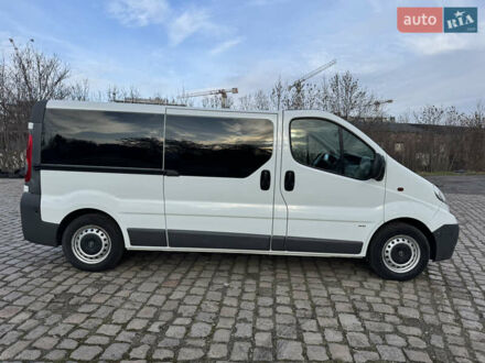 Белый Опель Виваро, объемом двигателя 2 л и пробегом 196 тыс. км за 13000 $, фото 1 на Automoto.ua