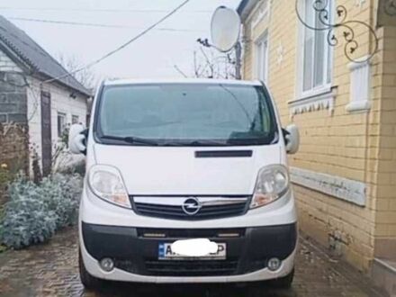 Белый Опель Виваро, объемом двигателя 2 л и пробегом 350 тыс. км за 10500 $, фото 1 на Automoto.ua
