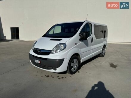Білий Опель Віваро, об'ємом двигуна 2 л та пробігом 178 тис. км за 16300 $, фото 1 на Automoto.ua