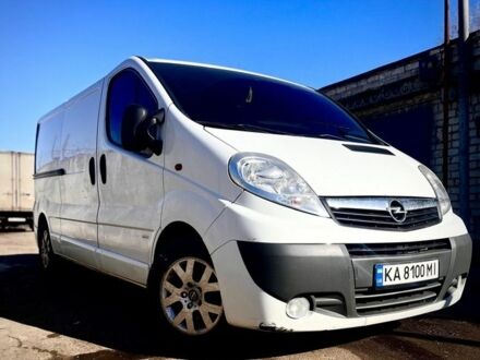 Белый Опель Виваро, объемом двигателя 2 л и пробегом 359 тыс. км за 12100 $, фото 1 на Automoto.ua