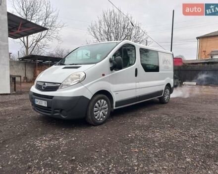 Белый Опель Виваро, объемом двигателя 2 л и пробегом 270 тыс. км за 12800 $, фото 1 на Automoto.ua