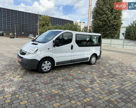 Білий Опель Віваро, об'ємом двигуна 2 л та пробігом 176 тис. км за 11500 $, фото 1 на Automoto.ua