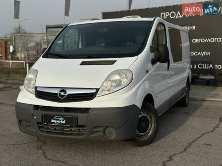 Белый Опель Виваро, объемом двигателя 2 л и пробегом 390 тыс. км за 10500 $, фото 1 на Automoto.ua