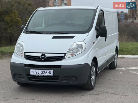Белый Опель Виваро, объемом двигателя 2 л и пробегом 186 тыс. км за 11777 $, фото 1 на Automoto.ua