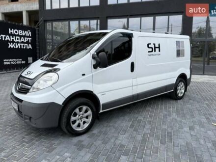 Білий Опель Віваро, об'ємом двигуна 2 л та пробігом 322 тис. км за 11200 $, фото 1 на Automoto.ua