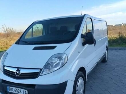 Белый Опель Виваро, объемом двигателя 2 л и пробегом 312 тыс. км за 10700 $, фото 1 на Automoto.ua