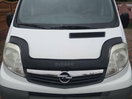 Білий Опель Віваро, об'ємом двигуна 2 л та пробігом 280 тис. км за 9800 $, фото 1 на Automoto.ua