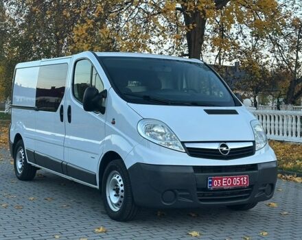 Білий Опель Віваро, об'ємом двигуна 2 л та пробігом 183 тис. км за 14000 $, фото 1 на Automoto.ua