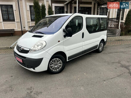 Белый Опель Виваро, объемом двигателя 2 л и пробегом 198 тыс. км за 15399 $, фото 1 на Automoto.ua